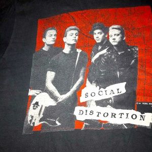 Vintage Social Distortion t-shirt from 1980’s size large